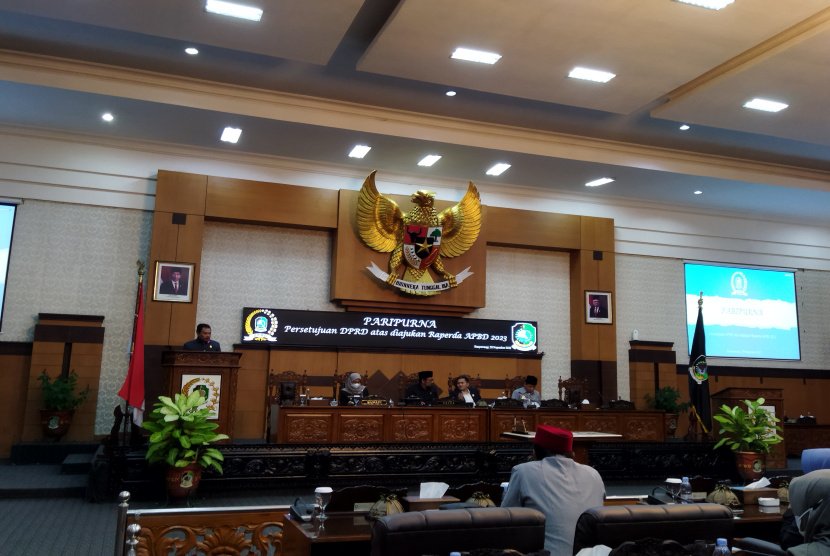 DPRD - Pemkab Banyuwangi Sahkan APBD 2023