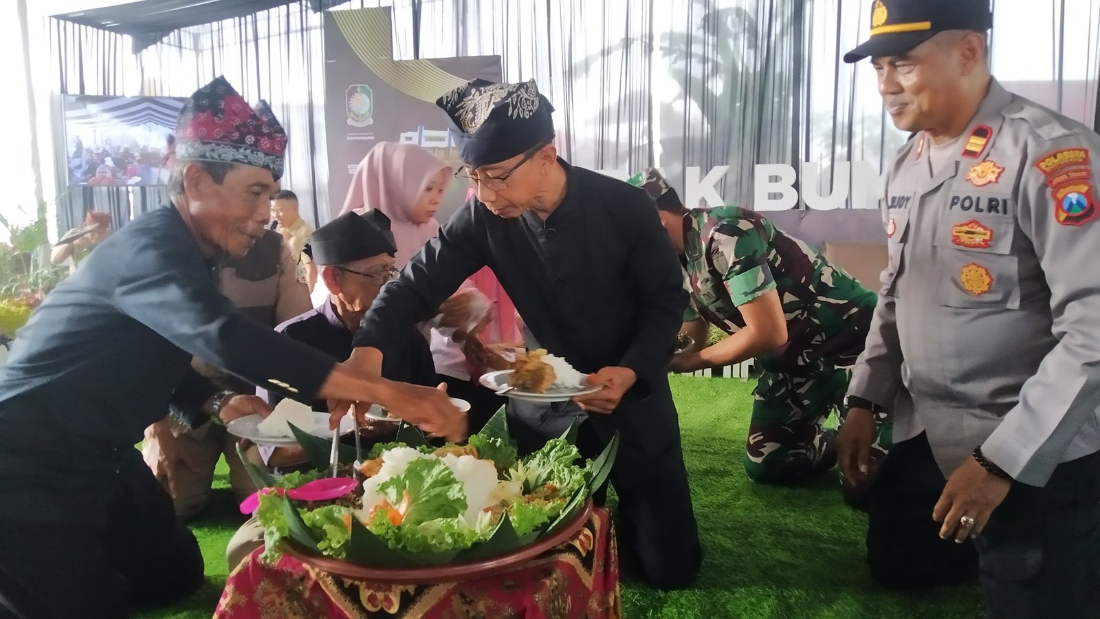 Bubak Bumi, Guntur: Tradisi Petani Banyuwangi Sambut Awal Musim Tanam