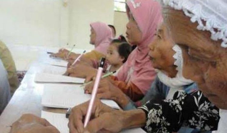 Tingkatkan IPM, Banyuwangi Optimalkan Program AKSARA