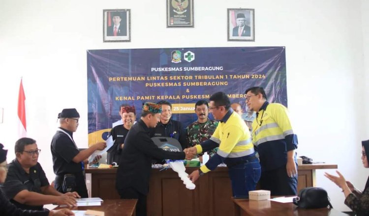 Penyerahan Ambulans oleh PT BSI, Dukungan Kesehatan untuk Wilayah Terpencil